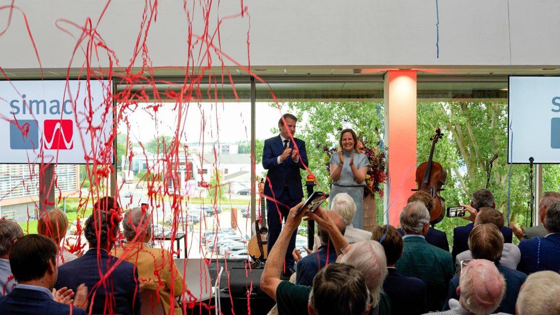 Simac opening Smart Building - nieuw hoofdkantoor Maartje Simac, Willem VDL