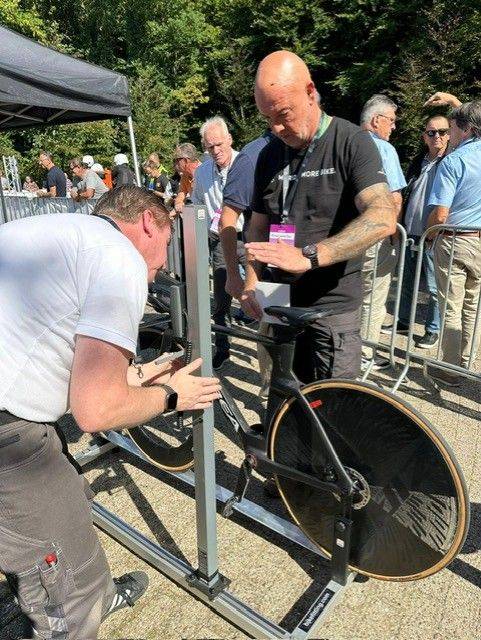 Simac Ladies Tour 2025 Technische keuring tijdritfietsen