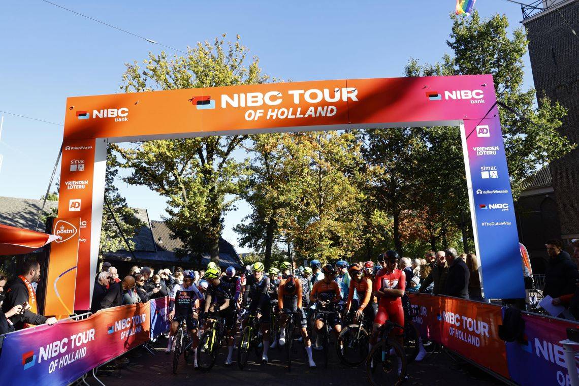 Simac NIBC Tour of Holland Vam Berg Drenthe start