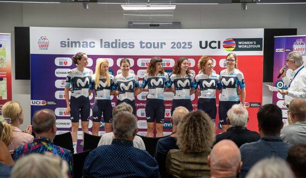 Geslaagde ploegenpresentatie Simac Ladies Tour in het Simac Huys