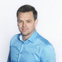 Mijn naam is Peter Versteegt, P2P consultant bij Simac en ik beantwoord graag uw vragen. Bel naar kantoor, chat met ons of klik op onderstaande button.