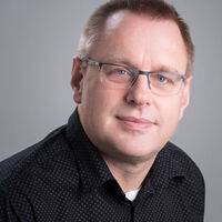 Mijn naam is Rens Hooijmaijers en ik ben senior inside sales representative. Heeft u een vraag over installatie- en meetapparatuur? Ik help u graag!