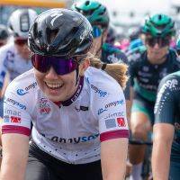 Met Simac kunt u genieten van een VIP programma rondom de Simac Ladies Tour van 2 t/m 7 september 2025. De wielrensters fietsen wellicht ook in jouw regio? Benieuwd of dat zo is?