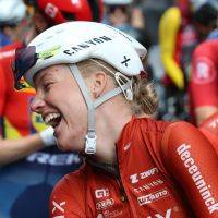 Benieuwd naar de verhalen en personen achter de wielrensters?