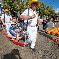 Benieuwd naar de verhalen en personen achter de wielrensters?