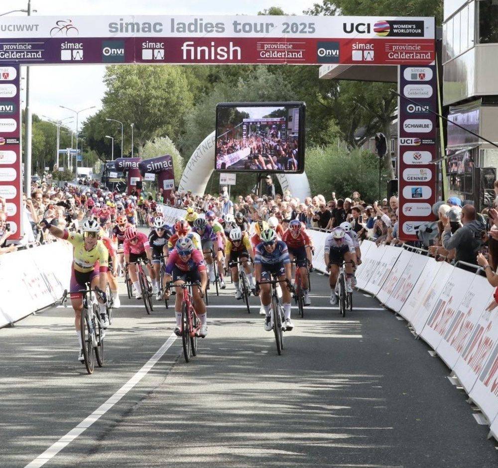 Simac ladies Tour 2025 etappe 4 winnaar Wiebes
